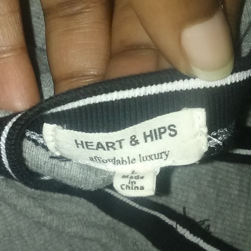 3/$10 Ribbed Crop Top - Picture 3 of 3